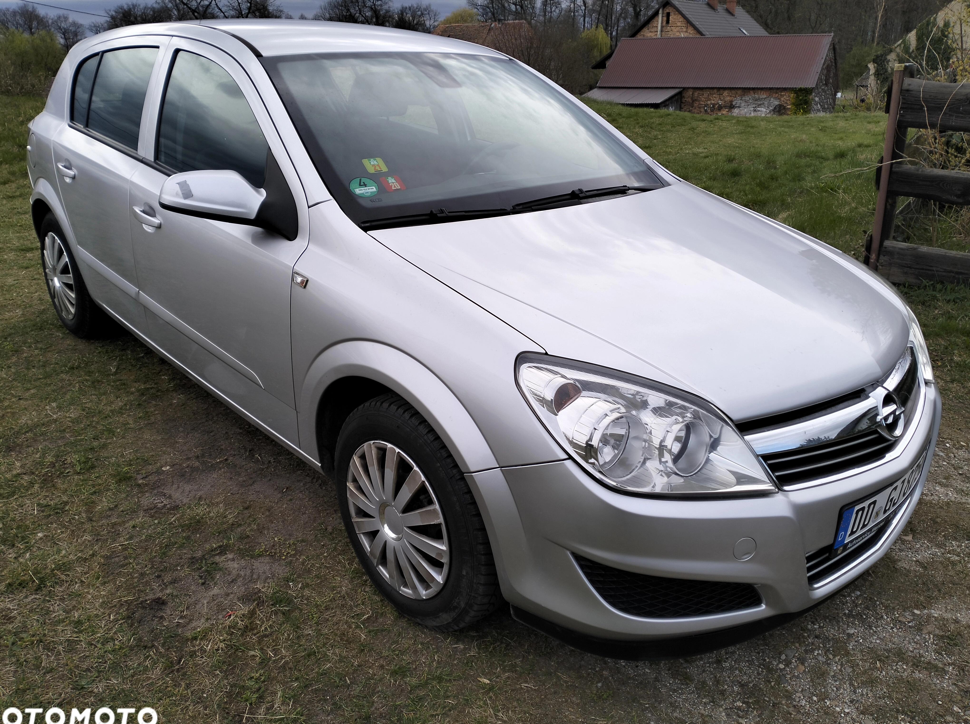 Opel Astra cena 8999 przebieg: 203100, rok produkcji 2008 z Chojnów małe 742